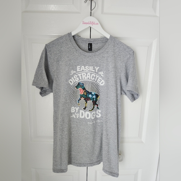 EASILY DISTRACTED BY DOGS T-Shirt Heather Gray Floral Dog Unisex EUC - Picture 2 of 16